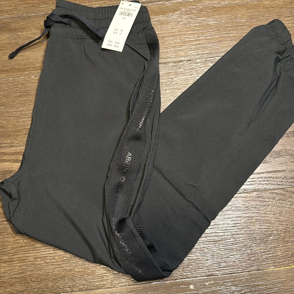 Boy’s Abercrombie light weight pants